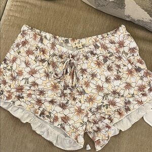POL High Waist Floral Shorts - Cream and Tan